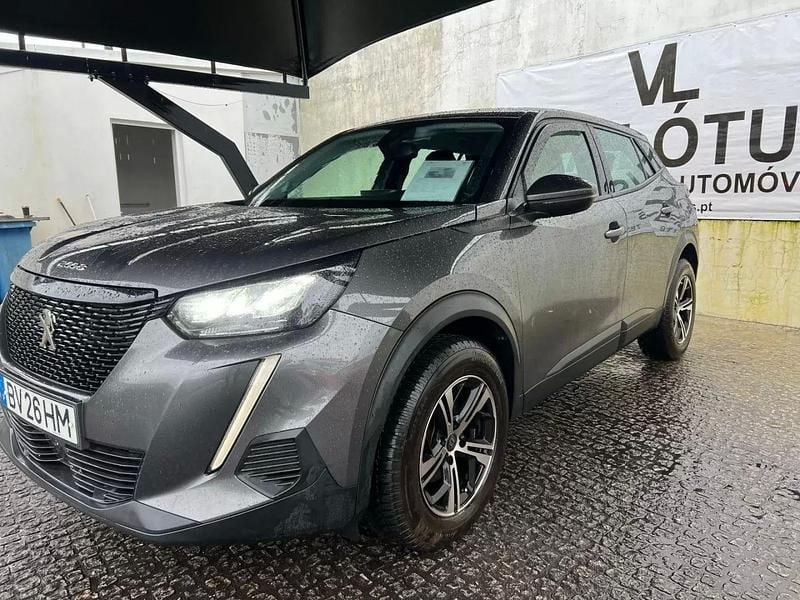 Usado Peugeot 2008 Allure 110 HP (80 kW) 2022 Cinza antracite SUV
