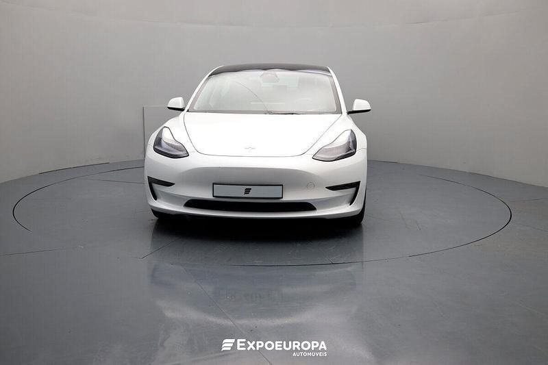 Branco Usado 2023 Tesla Model 3 Sedan | € 34.990 (Preço elevado) - Imagem 1/4