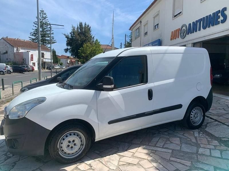 Usado Opel Combo 90 HP (66 kW) 2015 Branco Monovolume