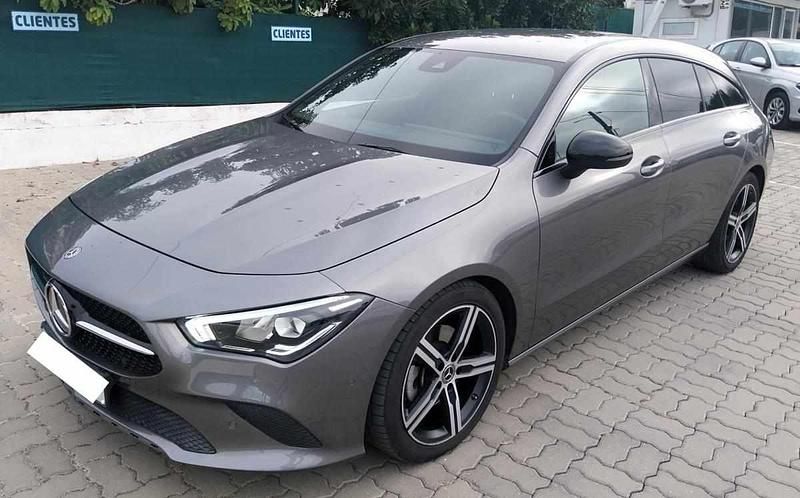 Cinzento Usado 2019 Mercedes CLA200 Carrinha | € 29.900 - Imagem 1/4