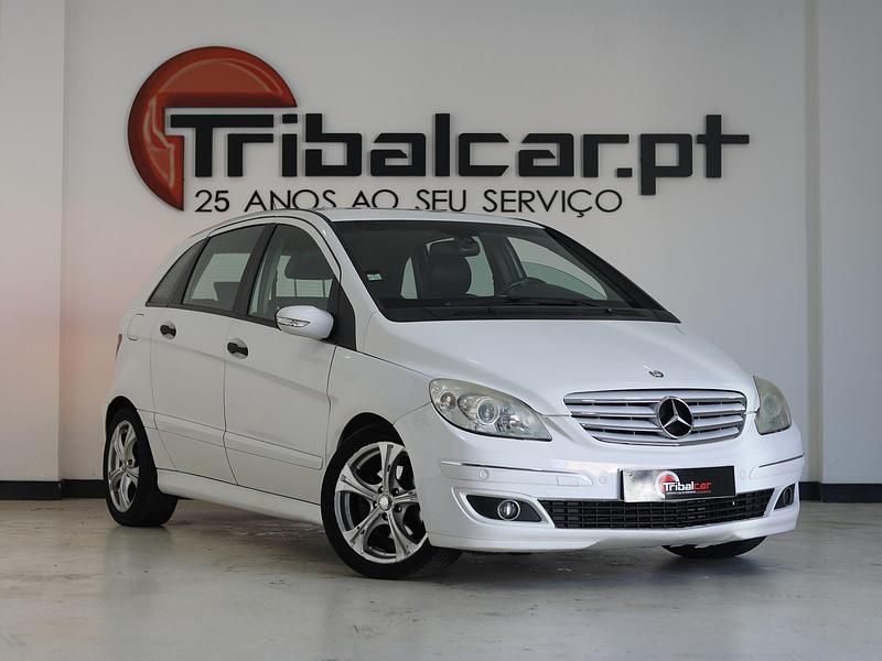 Branco Usado 2006 Mercedes B180 Monovolume | € 8.900 (Preço justo) - Imagem 1/4