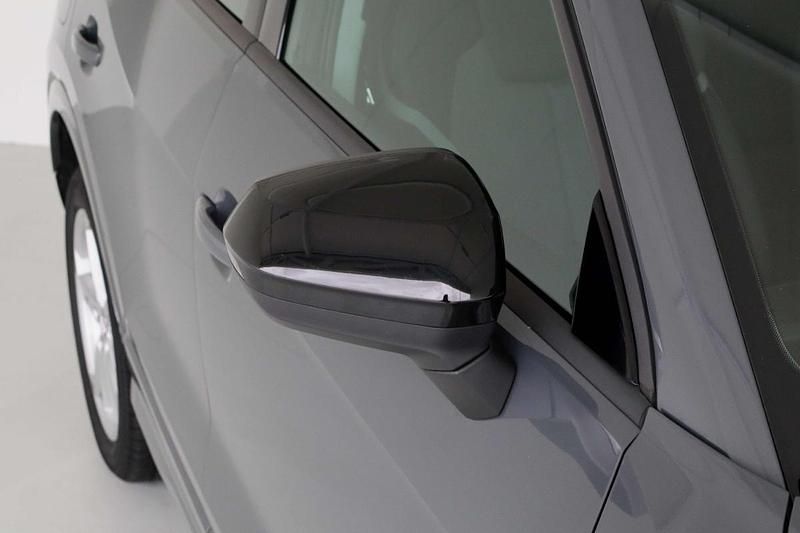 Usado Audi Q2 116 HP (85 kW) 2017 Cinzento SUV