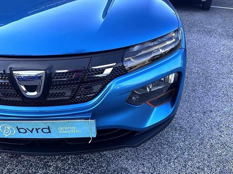 Usado Dacia Spring Comfort Plus 33 kW (45 HP) 2022 Azul escuro Citadino