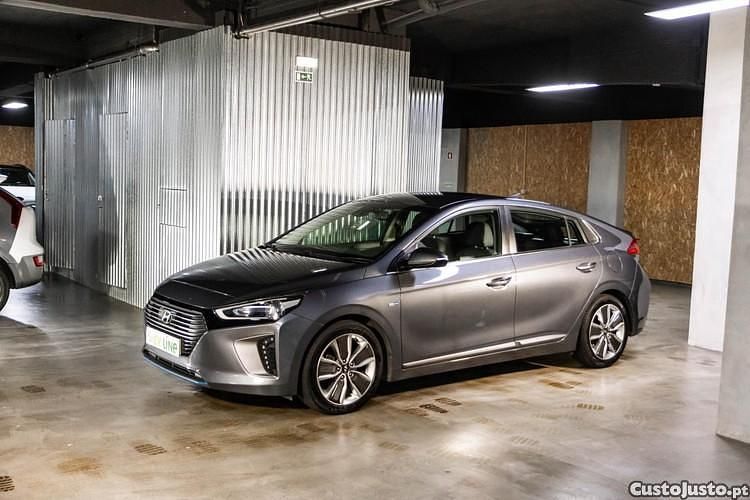 Cinza Usado 2018 Hyundai Ioniq Citadino | € 14.990 - Imagem 1/1