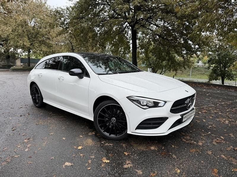 Branco Usado 2022 Mercedes CLA250 Advanced Plus Sedan | € 34.990 - Imagem 1/4