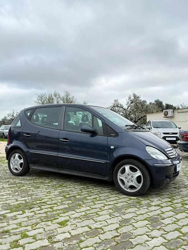 Usado Mercedes 170 95 HP (69 kW) 2002 Azul