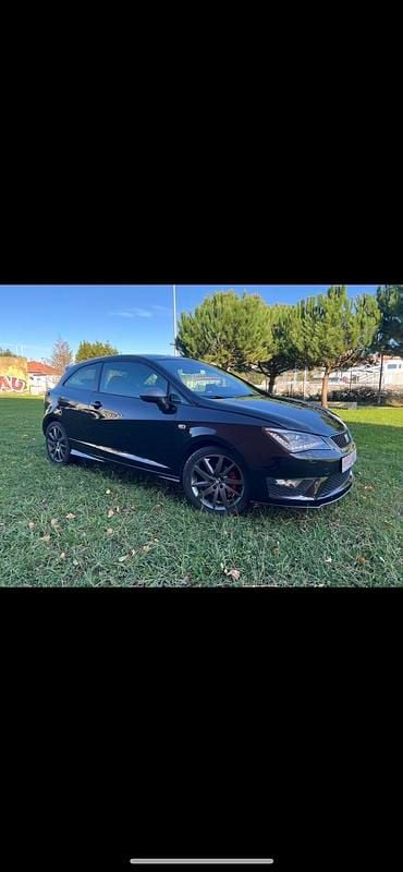 Usado Seat Ibiza FR 105 HP (77 kW) 2014 Preto