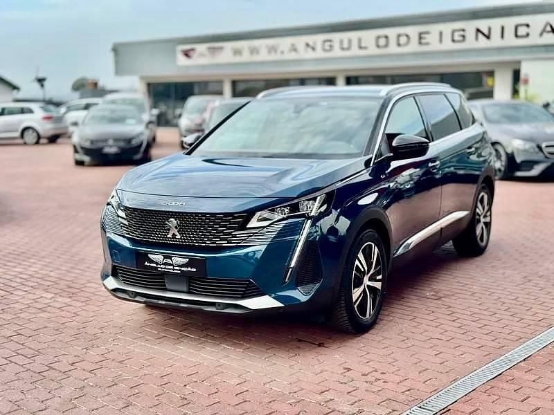 Usado Peugeot 5008 GT 130 HP (95 kW) 2022 Azul Monovolume