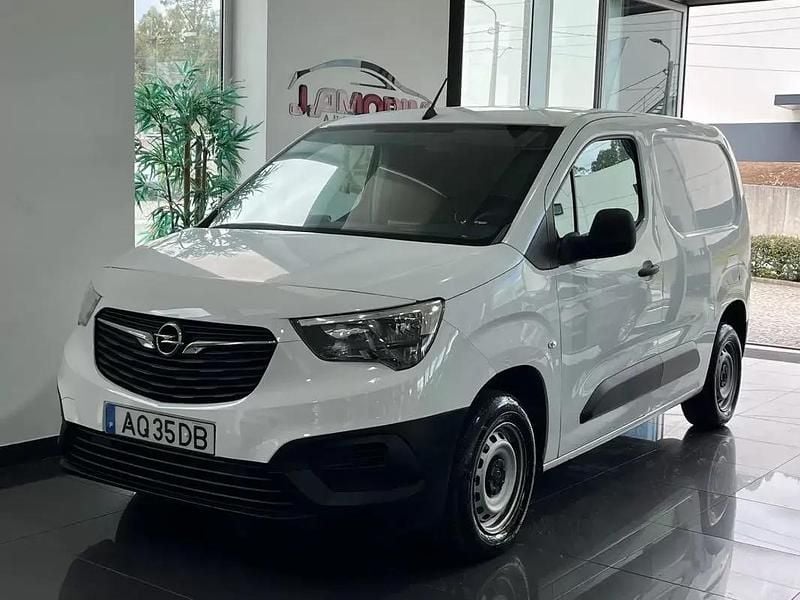 Branco Usado 2022 Opel Combo Essentia Monovolume | € 12.999 (Super Preço) - Imagem 1/4