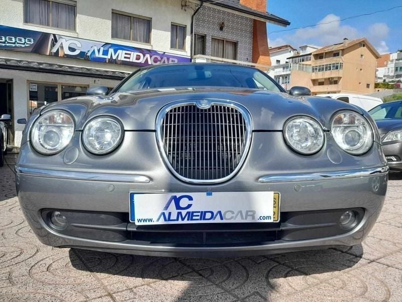 Cinza Usado 2006 Jaguar S-Type Executive Sedan | € 10.990 - Imagem 1/4