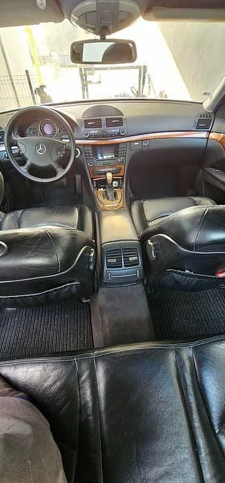 Usado Mercedes E220 Elegance 150 HP (110 kW) 2003 Sedan