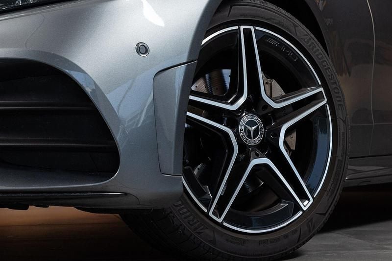 Cinza Usado 2019 Mercedes C220 AMG line Carrinha | € 23.900 (Preço justo) - Imagem 1/4