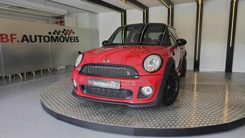 Vermelho Usado 2011 Mini Cooper D Citadino | € 9.900 (Preço justo) - Imagem 1/4