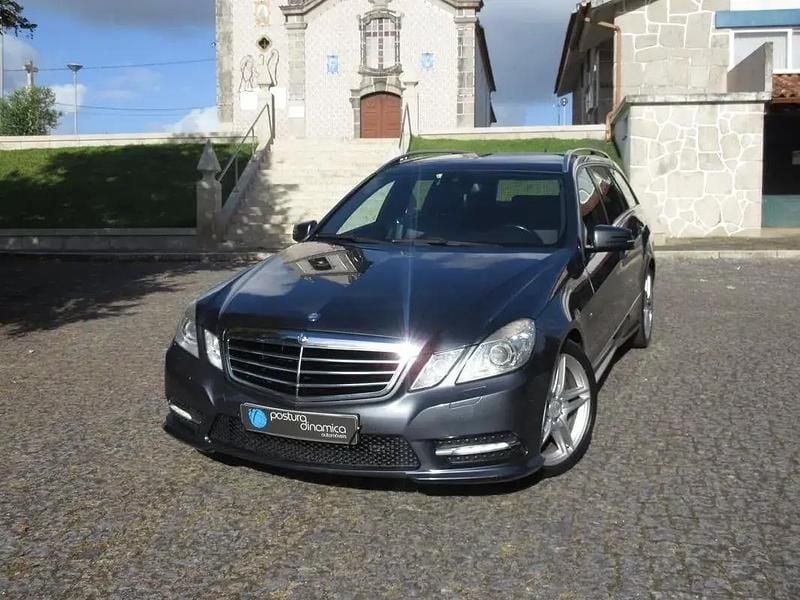 Usado Mercedes E250 204 HP (150 kW) 2012 Cinza antracite Carrinha