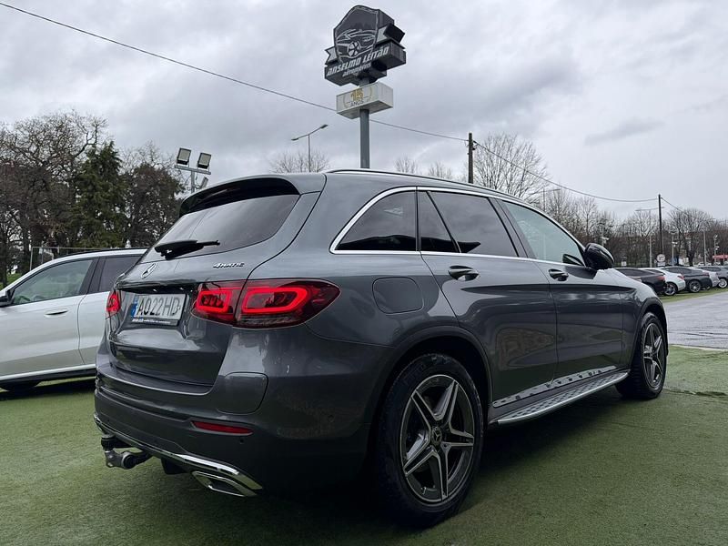 Cinza Usado 2022 Mercedes GLC300 SUV | € 53.500 - Imagem 1/4