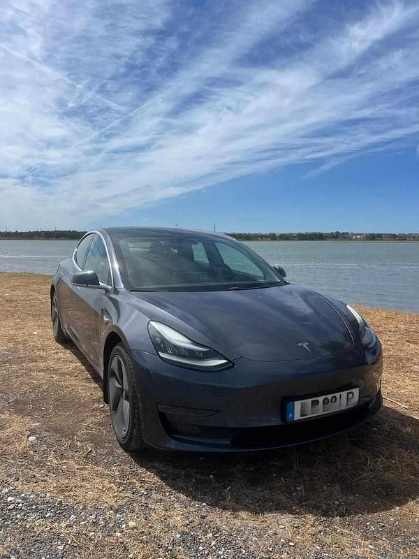 Cinzento Usado 2019 Tesla Model 3 Long Range AWD Sedan | € 20.000 (Preço justo) - Imagem 1/4
