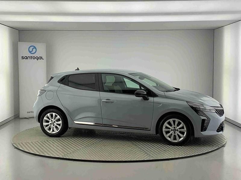 Cinzento Usado 2023 Renault Clio V Evolution | € 17.200 (Preço justo) - Imagem 1/4