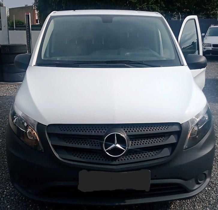 Usado 2017 Mercedes Vito Monovolume | € 14.500 (Super Preço) - Imagem 1/4