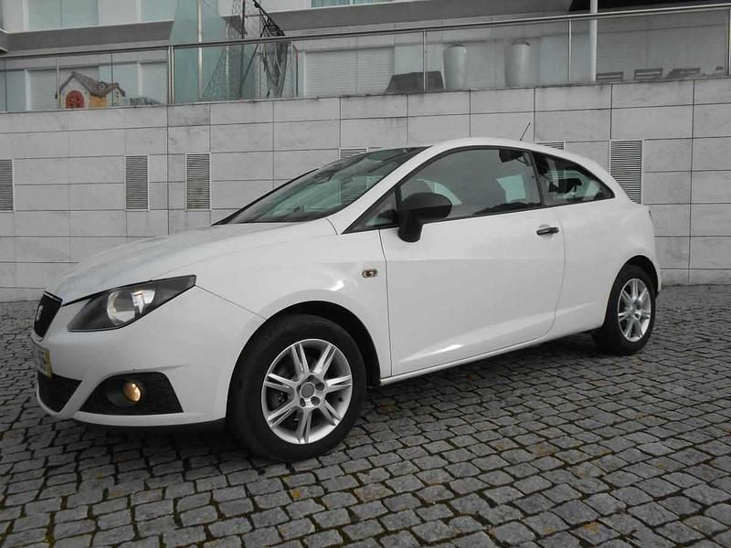 Usado Seat Ibiza 69 HP (50 kW) 2010 Branco Citadino