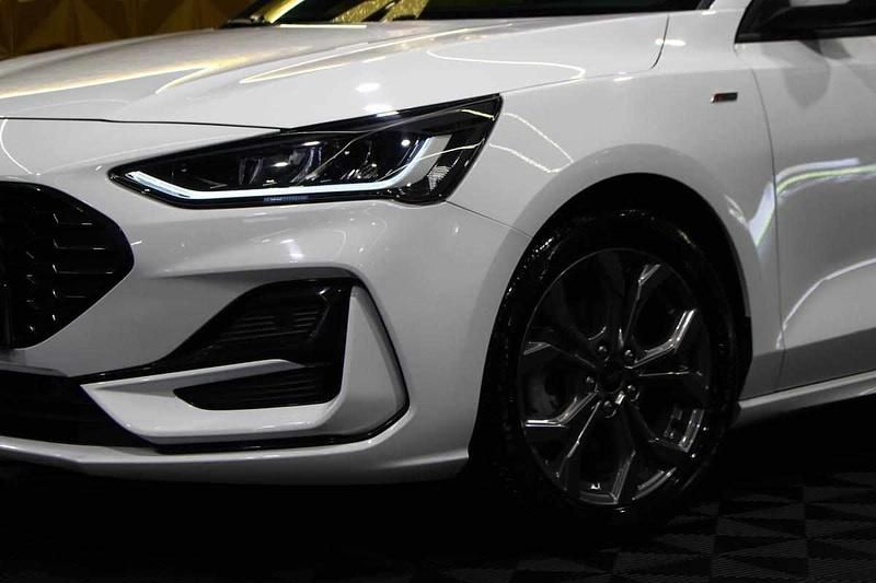 Usado Ford Focus 120 HP (88 kW) 2022 Branco Carrinha