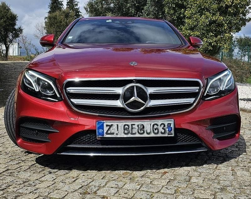 Usado 2017 Mercedes E220 AMG Sedan | € 27.000 - Imagem 1/4