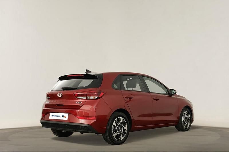 Usado Hyundai i30 Style 101 HP (74 kW) 2024 Vermelho