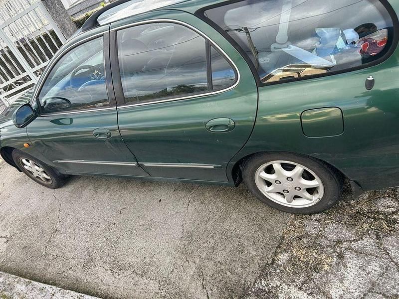 Usado Hyundai Lantra 85 HP (62 kW) 1999 Sedan