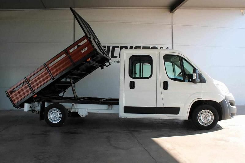 Branco Usado 2018 Fiat Ducato Van | € 21.900 (Preço elevado) - Imagem 1/4