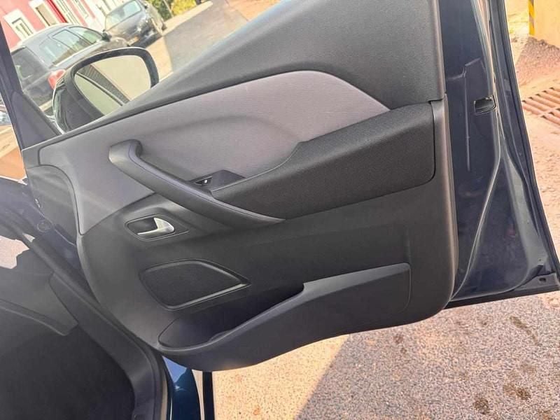 Usado Citroën C4 Picasso 131 HP (96 kW) 2021 Verde Monovolume