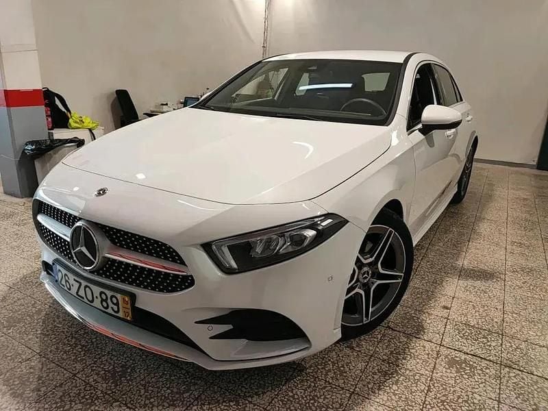 Branco Usado 2019 Mercedes A180 AMG line Citadino | € 29.490 (Caro) - Imagem 1/4