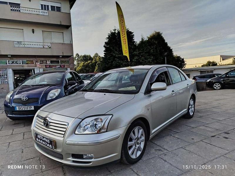 Cinzento Usado 2003 Toyota Avensis | € 4.599 - Imagem 1/4