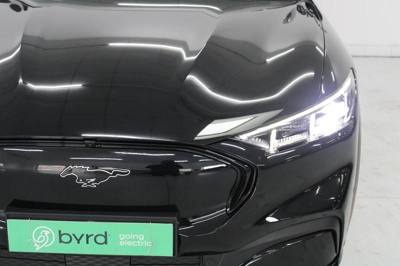 Usado Ford Mustang Mach-E 258 kW (351 HP) 2023 Preto SUV
