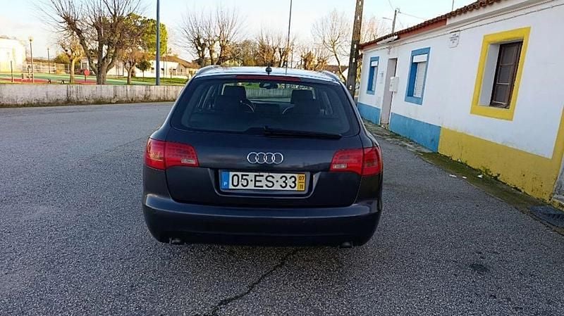 Usado Audi A6 180 HP (132 kW) 2007 Sedan
