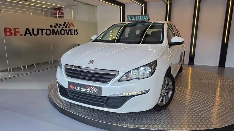 Branco Usado 2015 Peugeot 308 Active Carrinha | € 8.390 (Bom preço) - Imagem 1/4