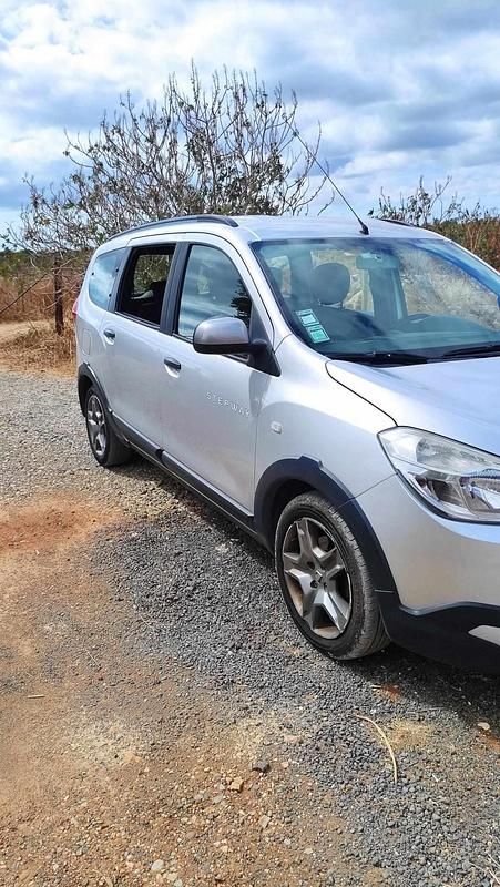 Cinzento Usado 2018 Dacia Lodgy Monovolume | € 7.200 (Super Preço) - Imagem 1/4