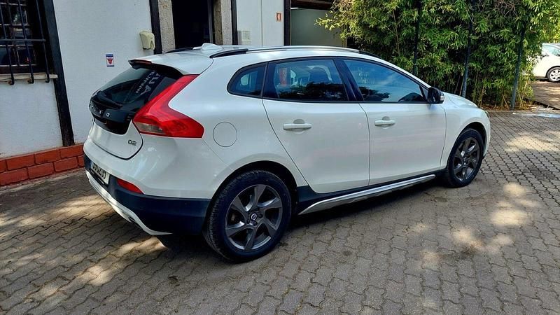Usado Volvo V40 Summum 120 HP (88 kW) 2016 Branco Carrinha