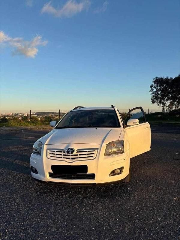 Usado Toyota Avensis 150 HP (110 kW) 2007 Cinzento Carrinha