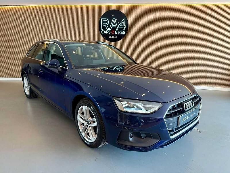 Azul Usado 2021 Audi A4 Carrinha | € 27.900 (Preço justo) - Imagem 1/4