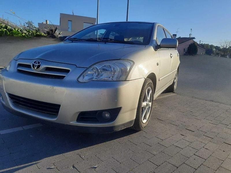 Usado Toyota Corolla 90 HP (66 kW) 2004 Sedan