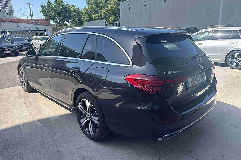 Usado Mercedes C300 313 HP (230 kW) 2024 Cinzento Carrinha
