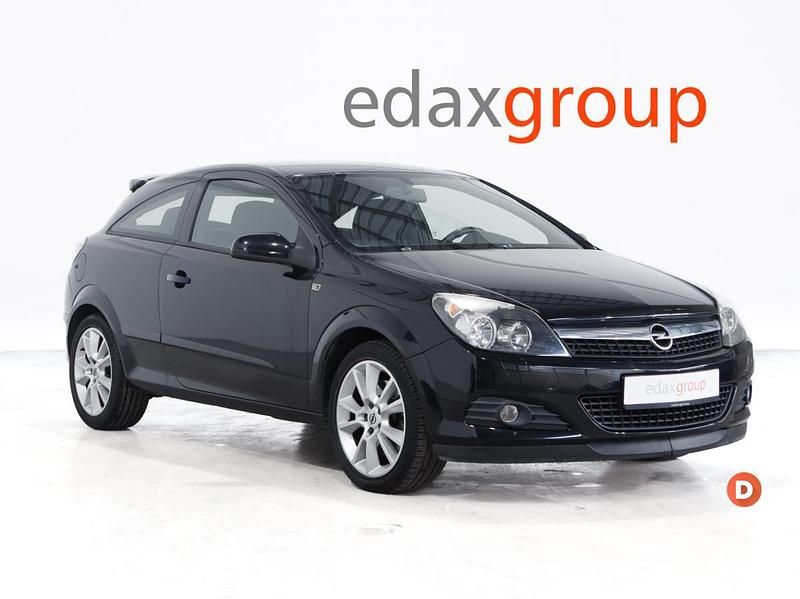 Preto Usado 2008 Opel Astra GTC | € 5.490 (Preço justo) - Imagem 1/4