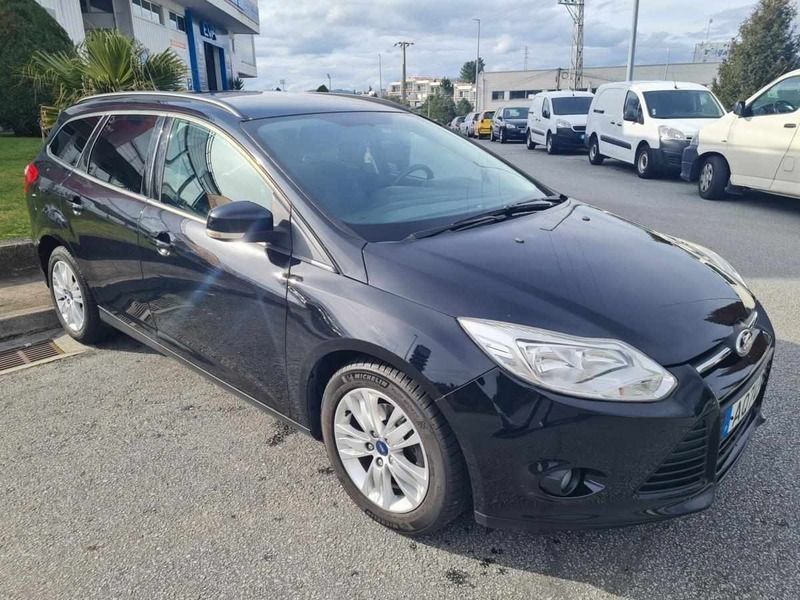 Preto Usado 2013 Ford Focus Sedan | € 9.750 (Preço justo) - Imagem 1/4