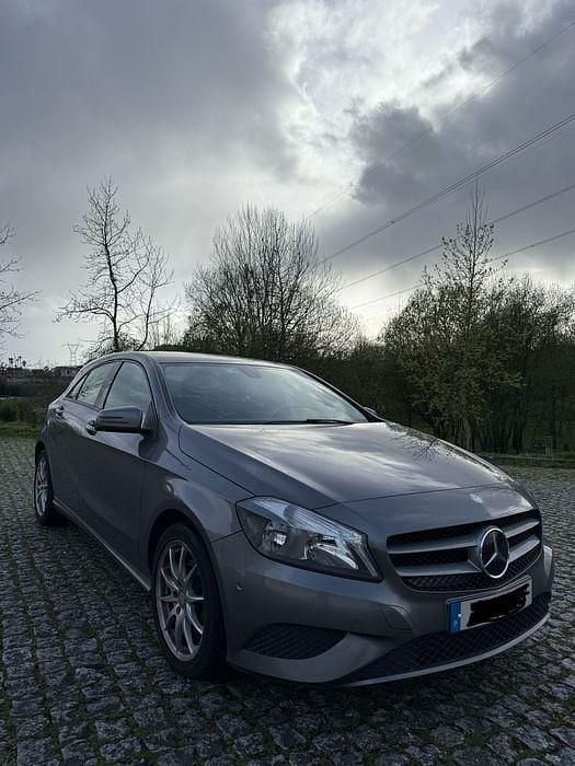 Usado 2014 Mercedes A220 Sedan | € 16.000 - Imagem 1/4