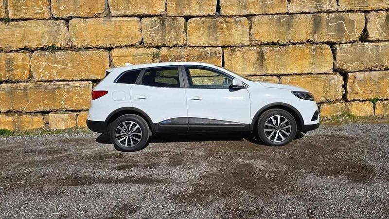 Usado Renault Kadjar Intens 140 HP (102 kW) 2022 Branco SUV