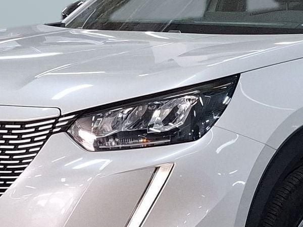 Usado Peugeot e-2008 100 kW (136 HP) 2023 Branco SUV