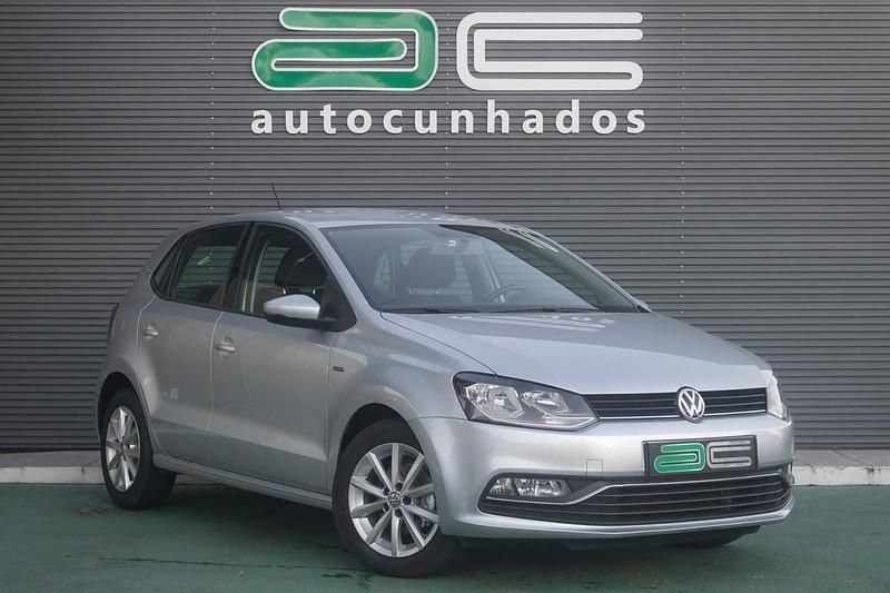Cinza Usado 2016 VW Polo LOUNGE Citadino | € 9.950 (Preço justo) - Imagem 1/4