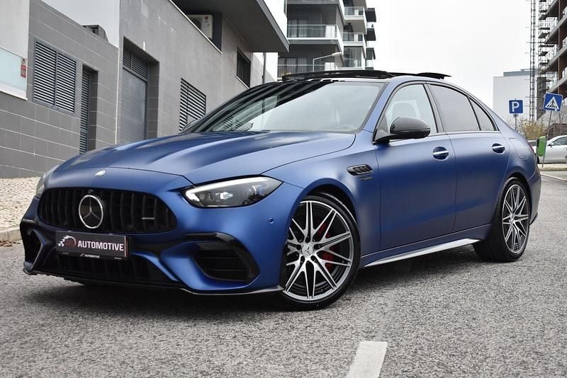 Azul Usado 2023 Mercedes C63 AMG AMG Sedan | € 119.990 - Imagem 1/4