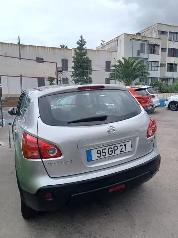 Usado Nissan Qashqai 105 HP (77 kW) 2008 Cinzento SUV