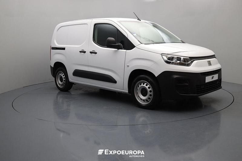 Usado Fiat Doblò 102 HP (75 kW) 2023 Branco Monovolume