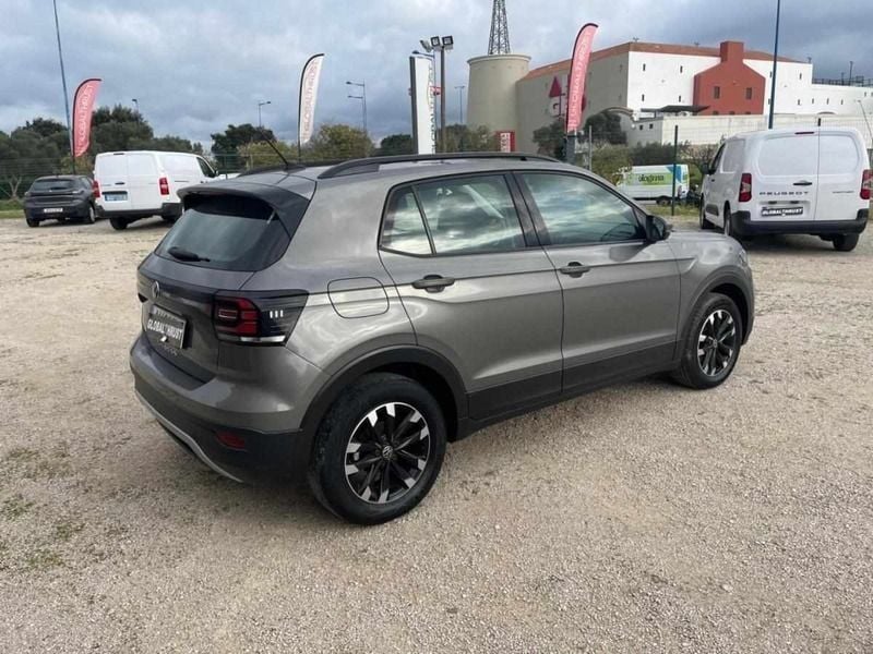 Usado VW T-Cross Life 110 HP (80 kW) 2021 Cinzento SUV